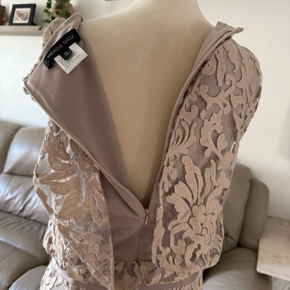 Tadashi Shoji Blouson Sand Beige Floral Lace
Overlay Cocktail Dress Size 8 - Picture 11 of 17